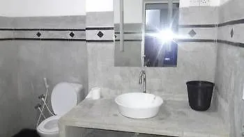 Diyon Airport Villa Negombo 3*,