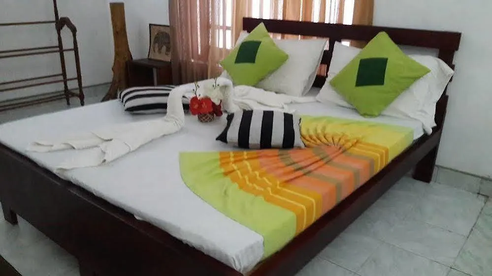 Diyon Airport Villa Negombo
