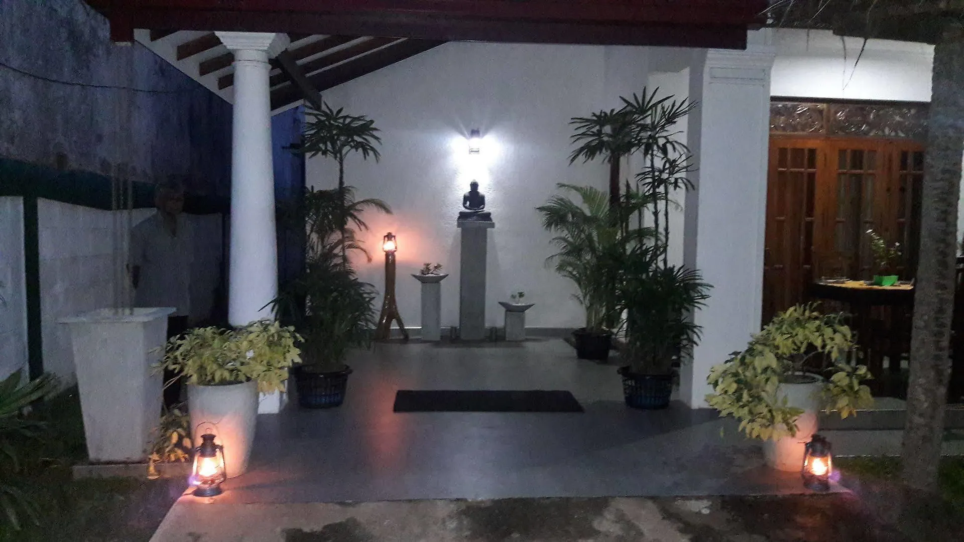 Diyon Airport Villa Negombo