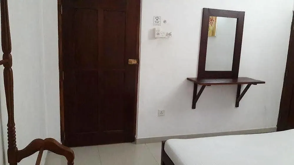 Diyon Airport Villa Negombo 3*,  Sri Lanka